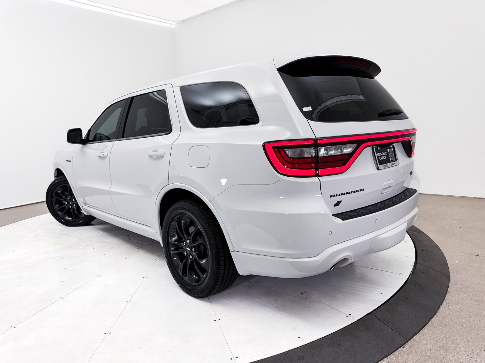 Used 2022 Dodge Durango R/T w/ Blacktop Package AWD/4WD image 2