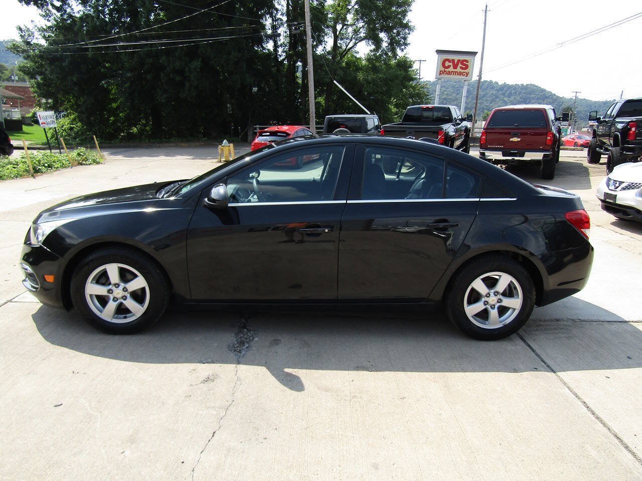 Used 2016 Chevrolet Cruze LT FWD image 3
