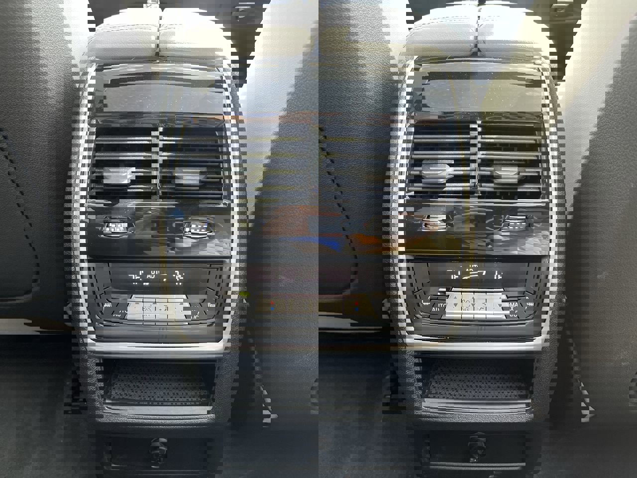 Used 2023 BMW X5 M50i w/ Executive Package image 31