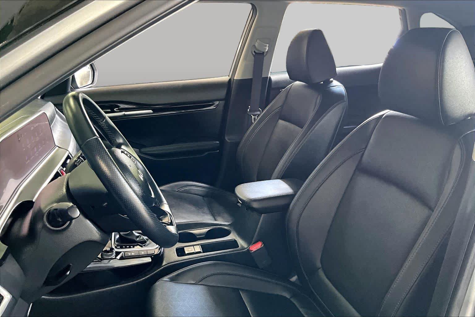 Certified 2025 Kia Seltos SX w/ SX Sunroof Package AWD/4WD image 8
