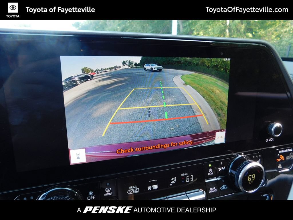 Used 2026 Toyota Highlander Limited AWD/4WD image 5