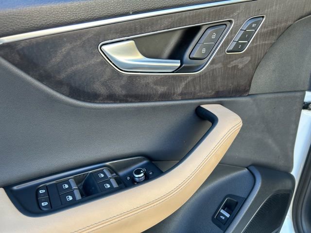 Used 2025 Audi Q7 3.0T Premium Plus image 11