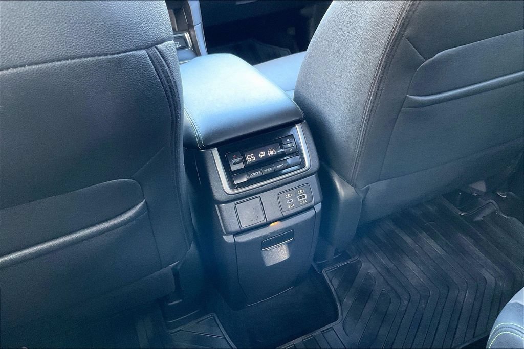 Used 2025 Subaru Ascent Onyx Edition w/ Onyx Package AWD/4WD image 10