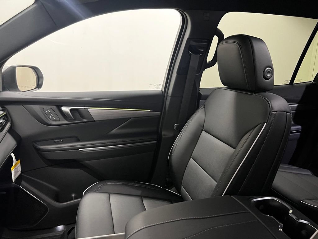 New 2026 Buick Enclave Preferred w/ LPO, Floor Liner Package AWD/4WD image 28