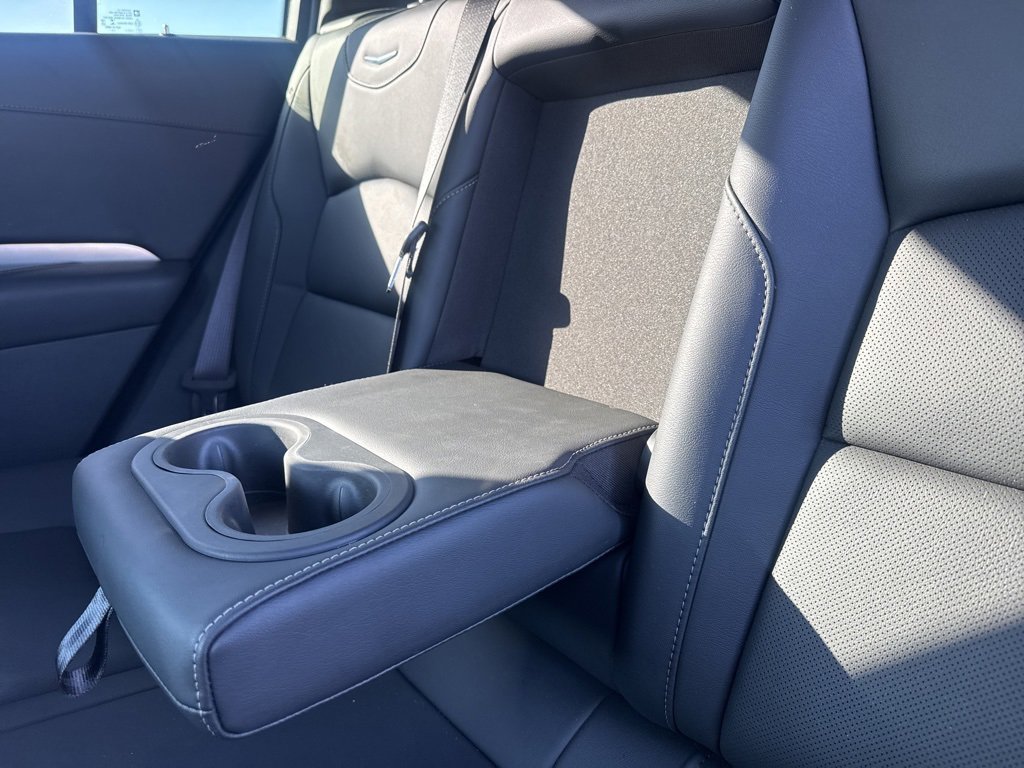 Used 2023 Cadillac XT4 Premium Luxury image 38
