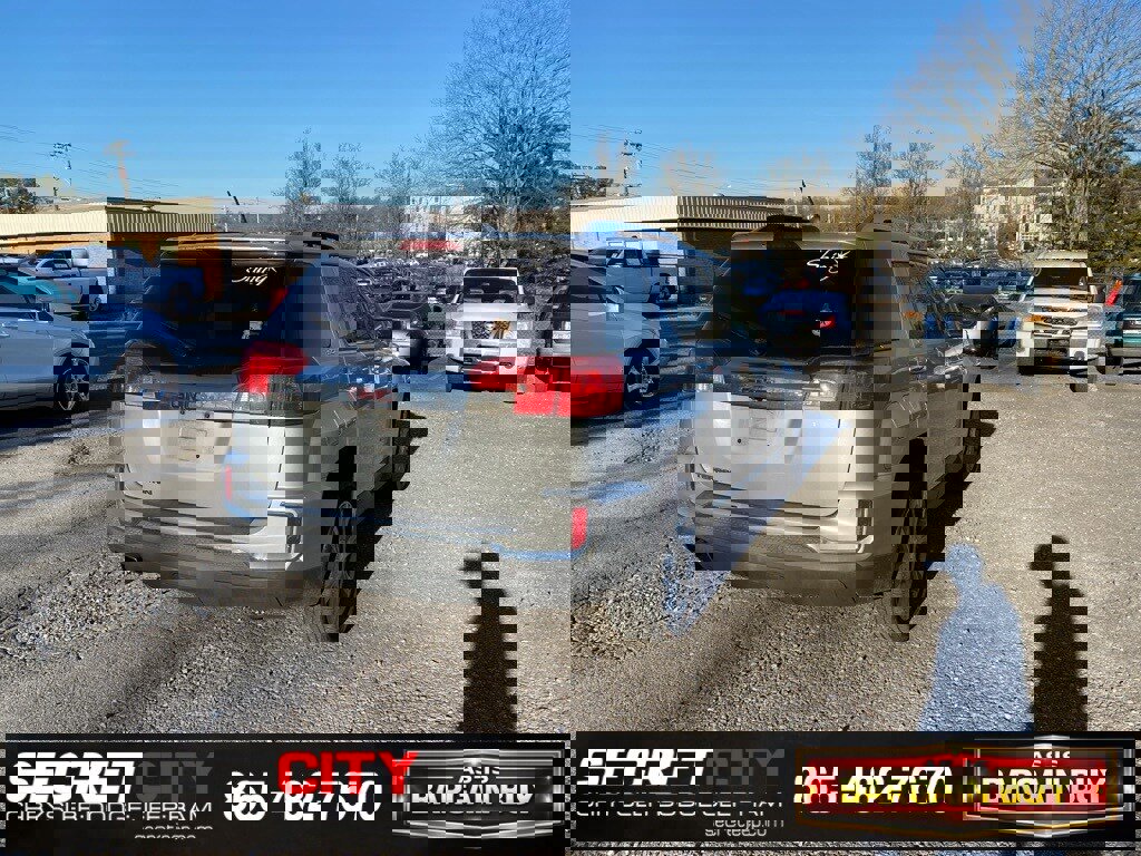 Used 2017 GMC Terrain SLT image 5