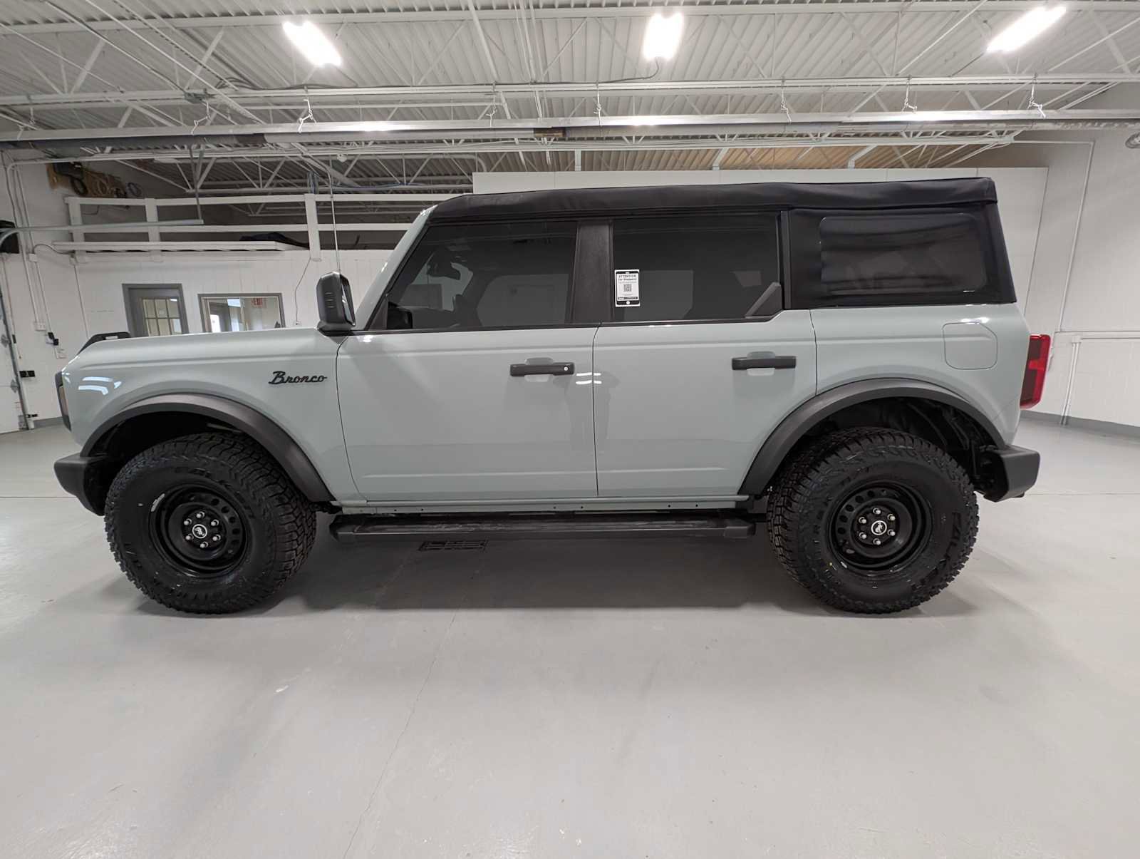Used 2023 Ford Bronco 4-Door image 11
