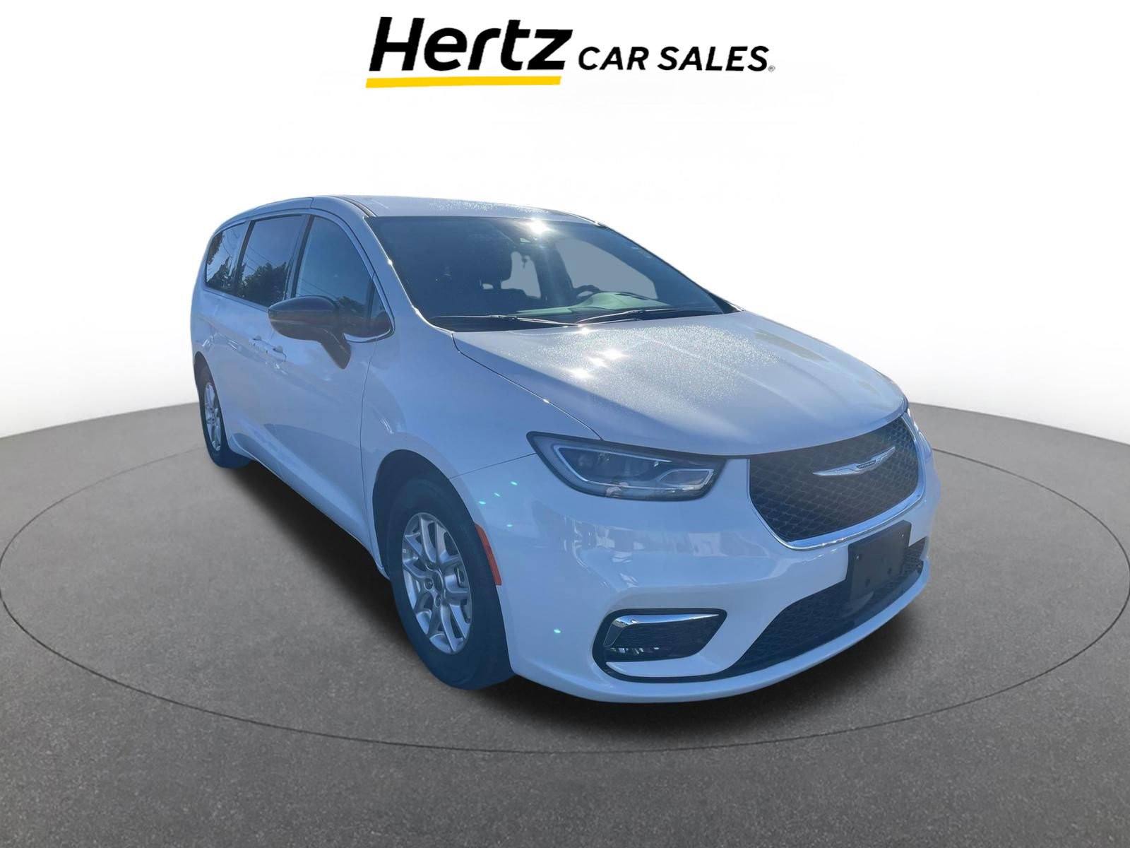 Used 2025 Chrysler Pacifica Select