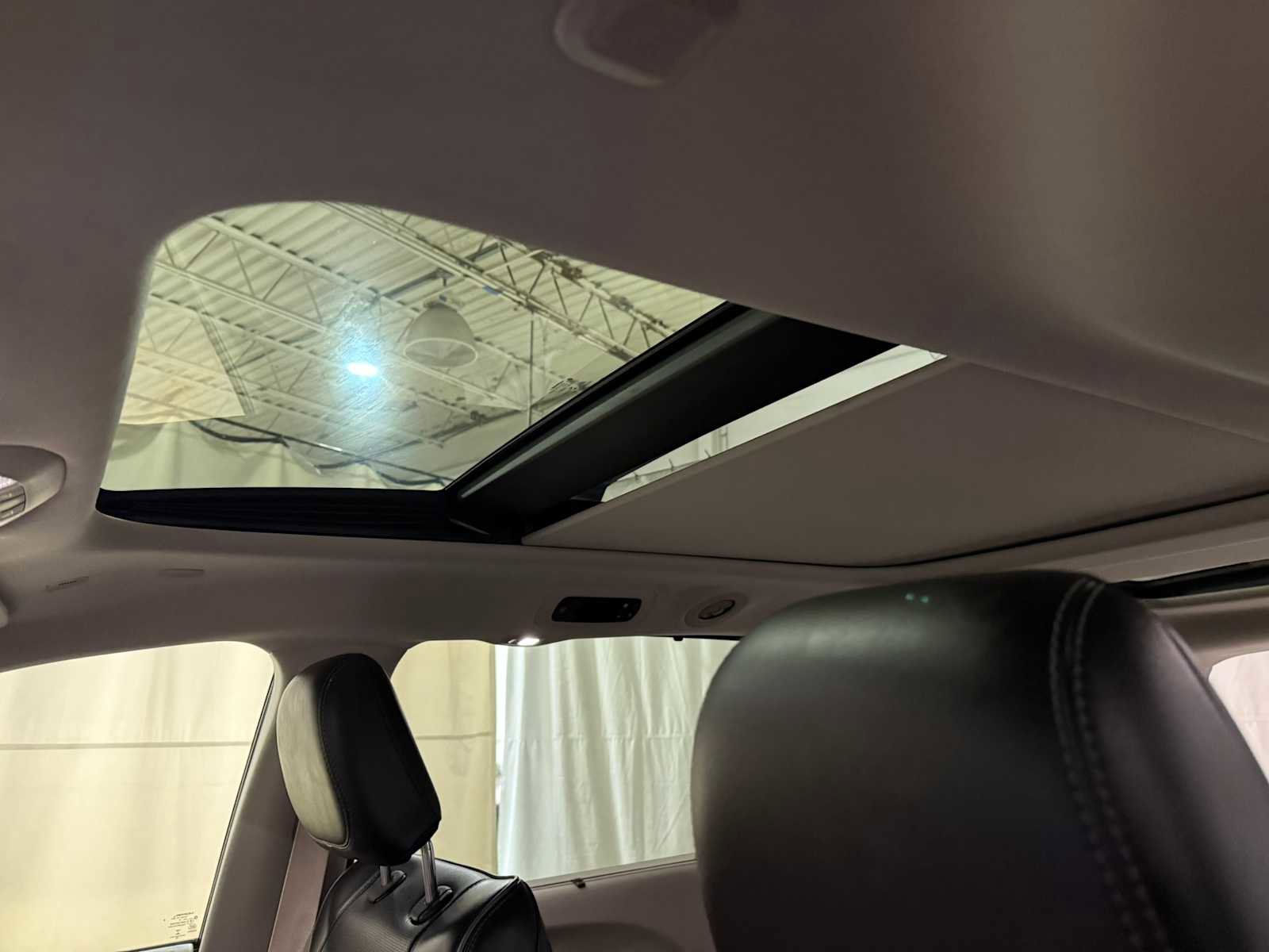 Used 2019 Chrysler Pacifica Limited image 22