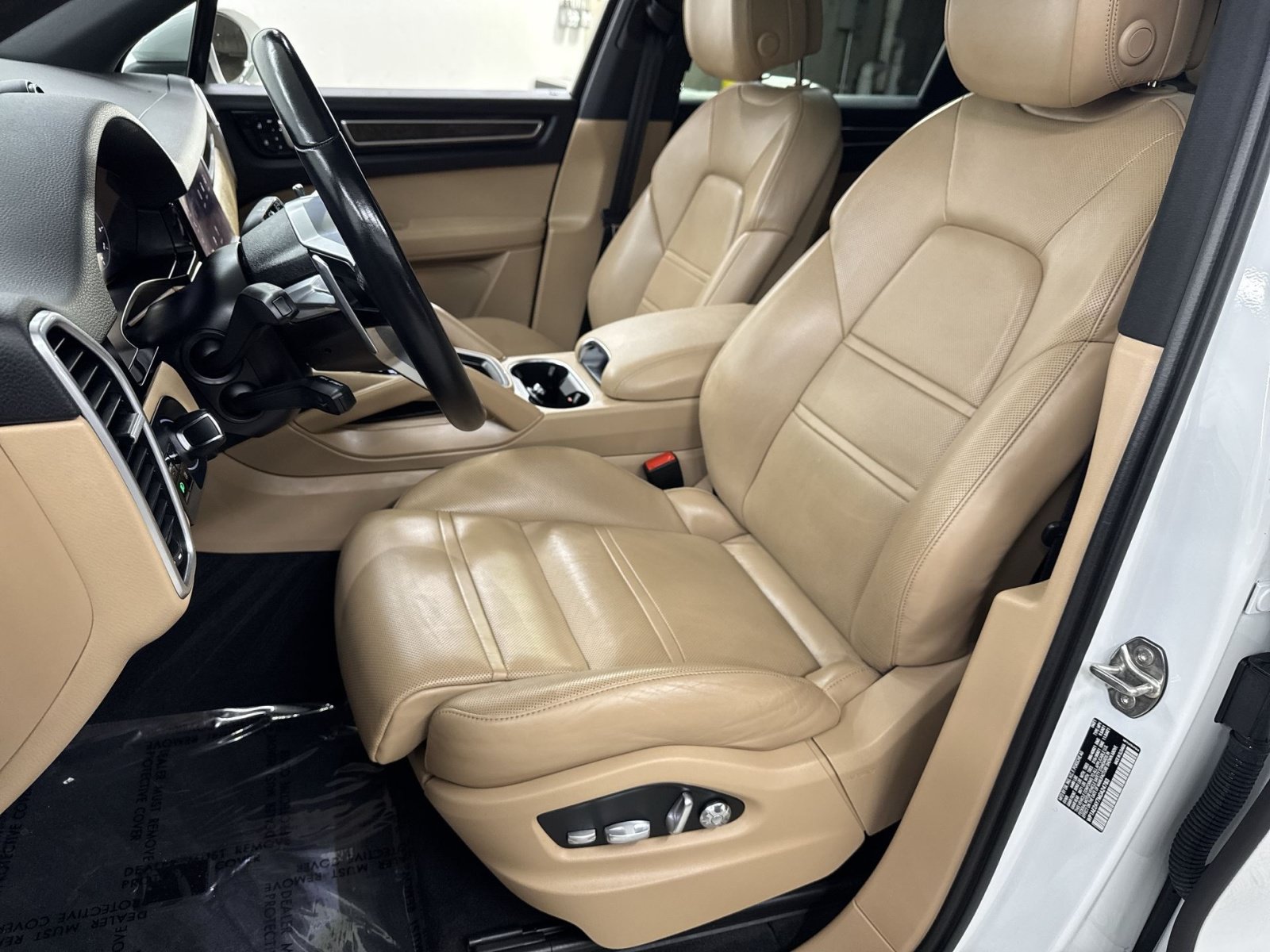 Used 2021 Porsche Cayenne E-Hybrid AWD/4WD image 25