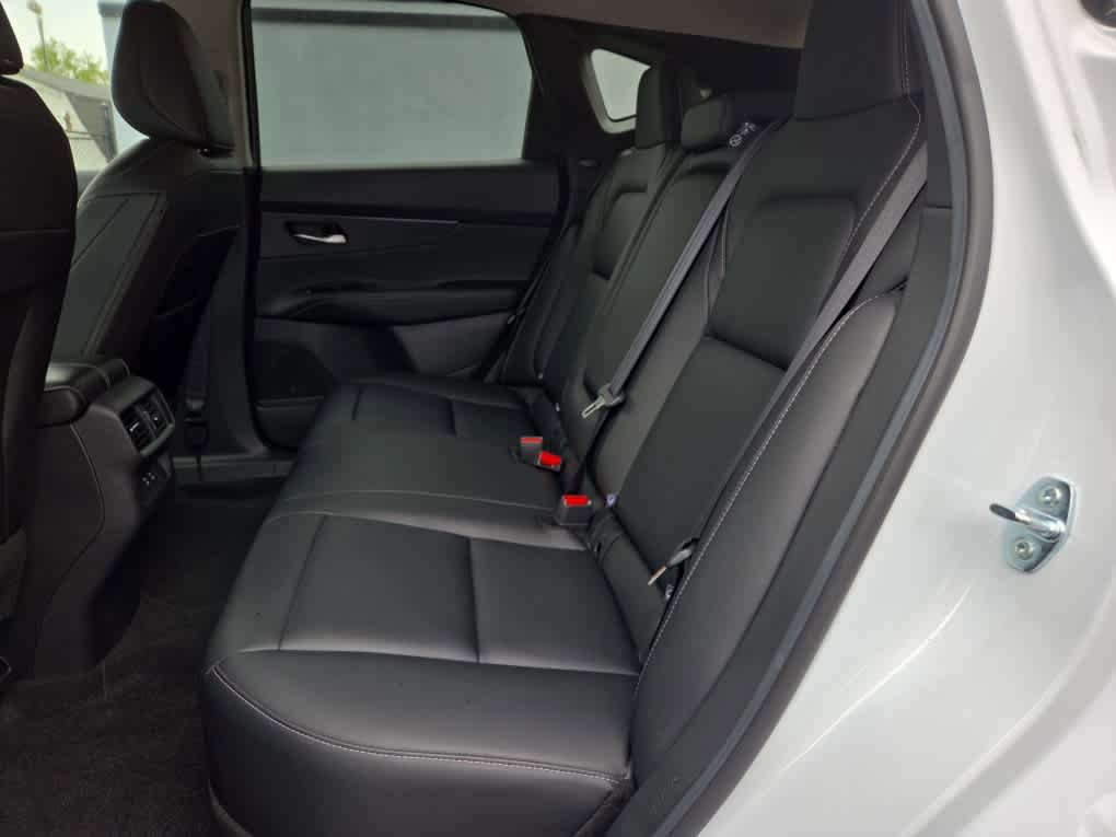 Used 2025 Nissan Murano SV AWD/4WD image 12