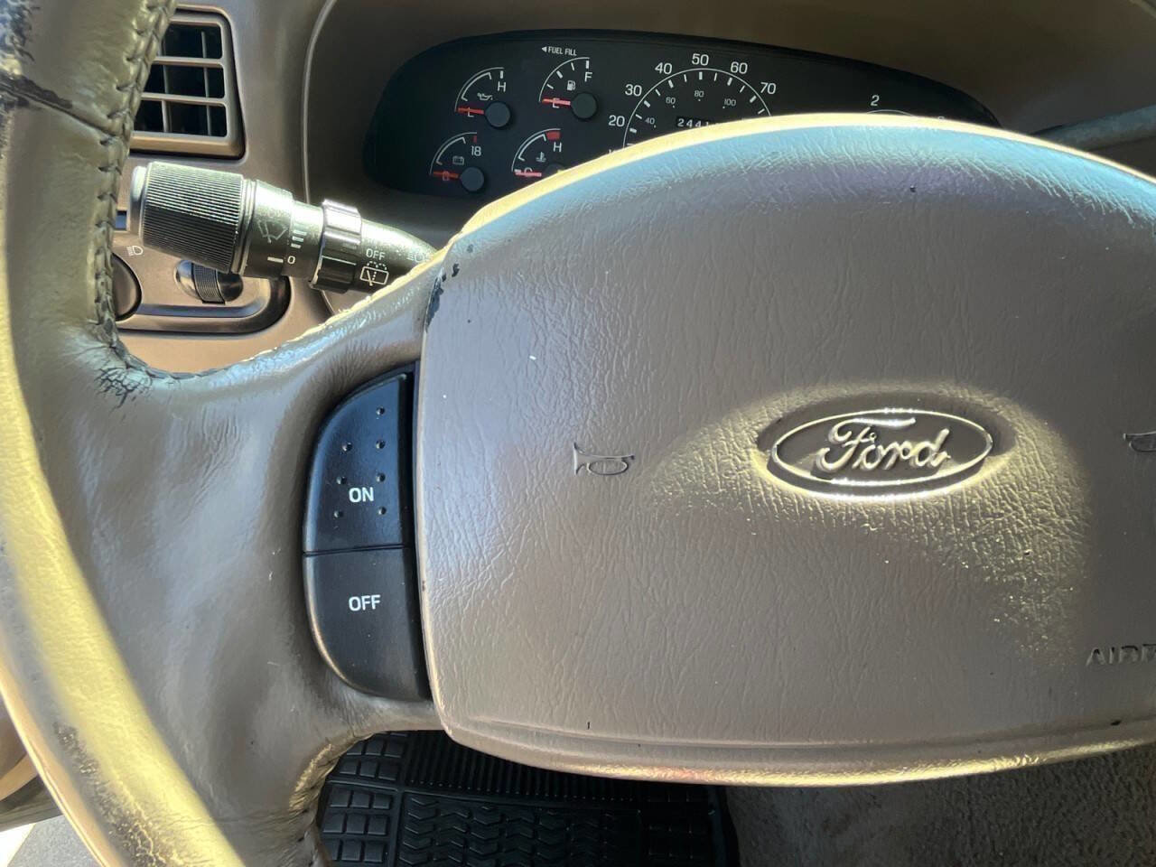 Used 2000 Ford Excursion Limited image 16