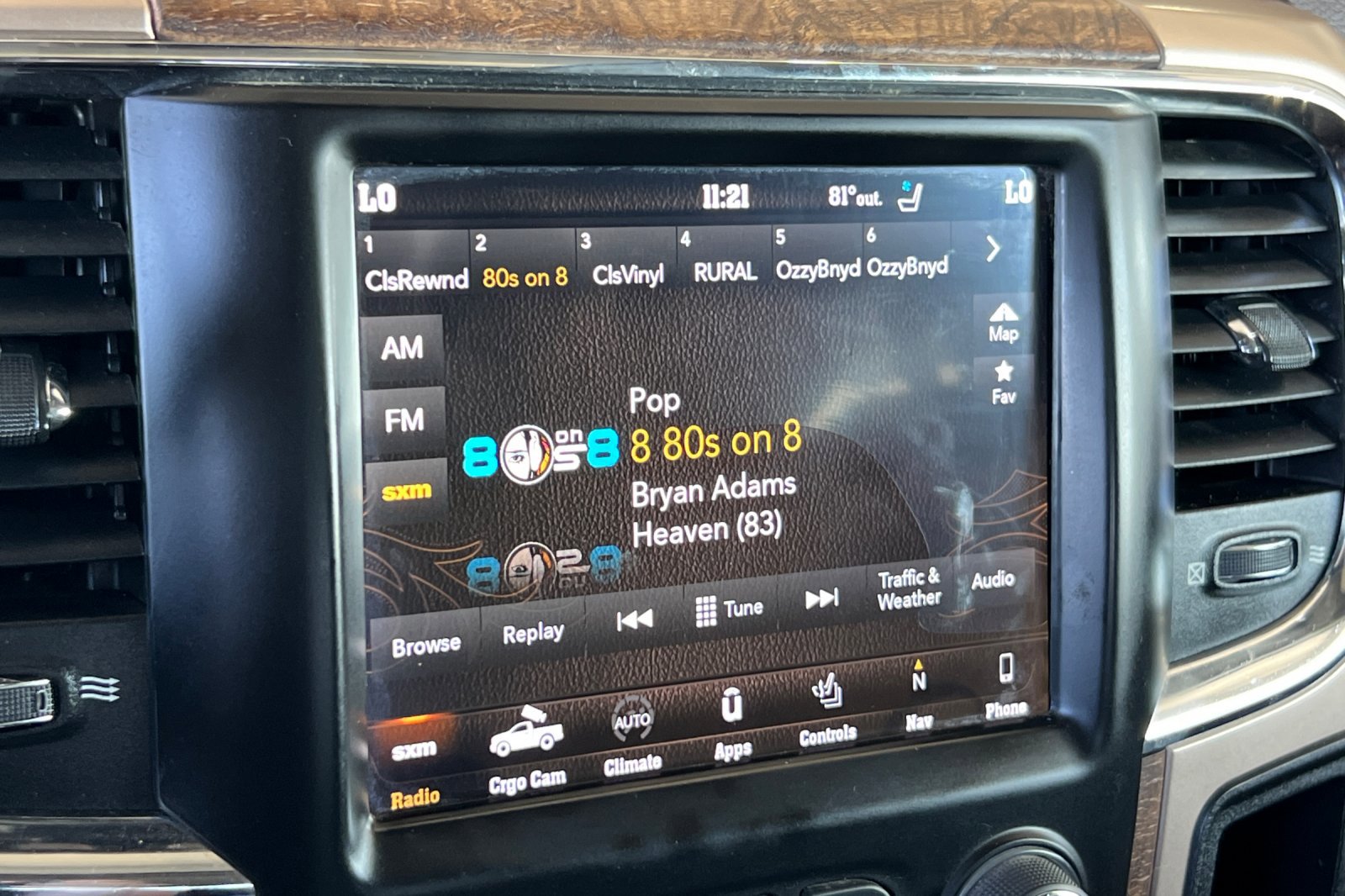 Used 2018 RAM 3500 Laramie Longhorn image 15