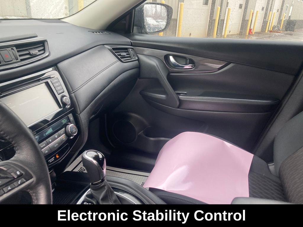 Used 2018 Nissan Rogue SV w/ Premium Package image 15
