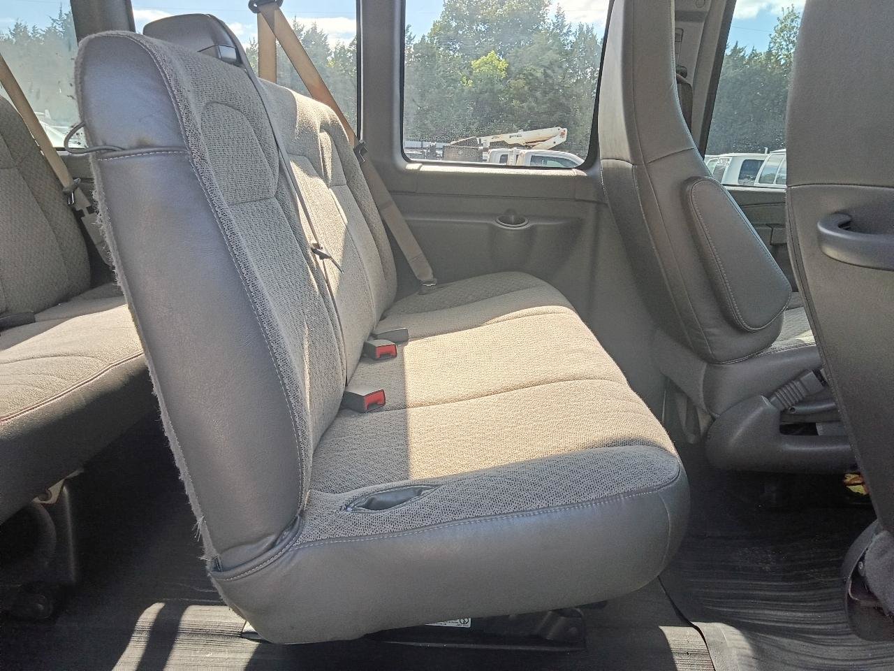 Used 2019 Chevrolet Express 3500 LS RWD image 18