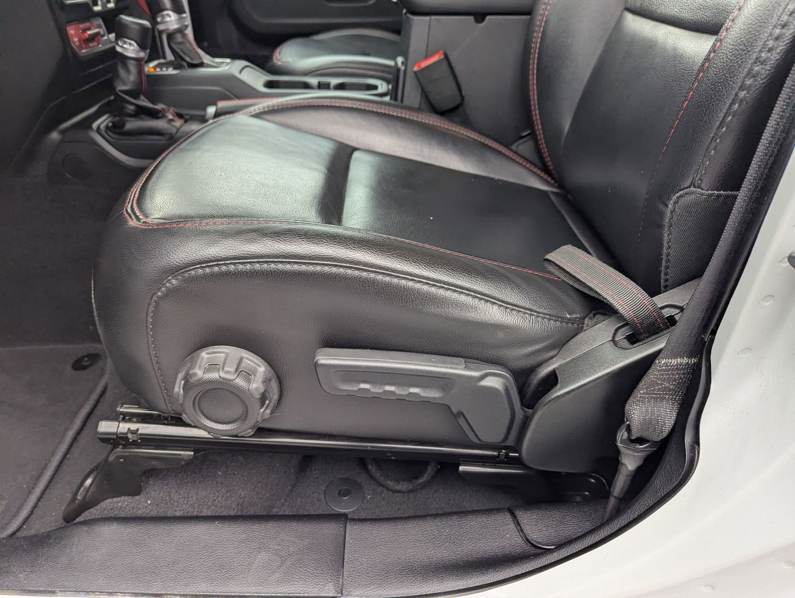 Used 2020 Jeep Wrangler Unlimited Rubicon w/ Dual Top Group image 8