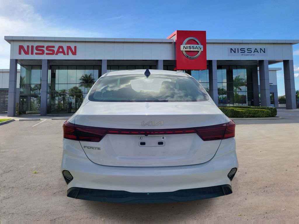Used 2023 Kia Forte LXS FWD image 3