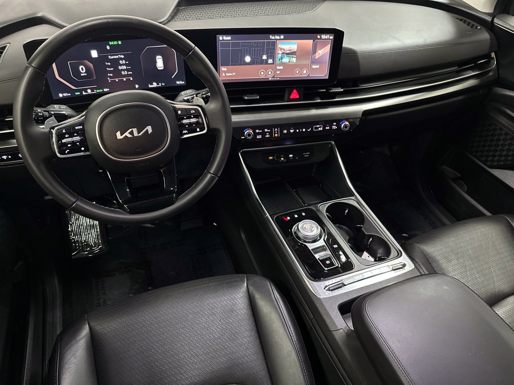 Used 2026 Kia Carnival SX w/ SX Dark Edition Package FWD image 12