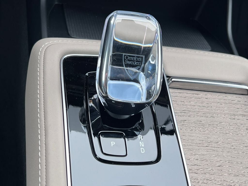New 2026 Volvo XC90 B6 Plus w/ Protection Package Premier AWD/4WD image 31
