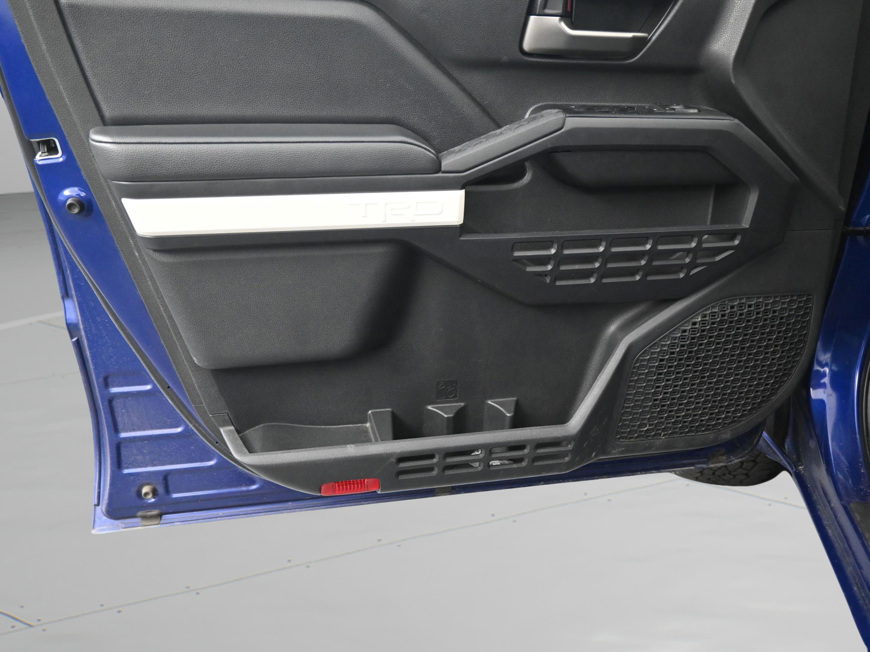 Certified 2024 Toyota Tacoma TRD Off-Road image 31