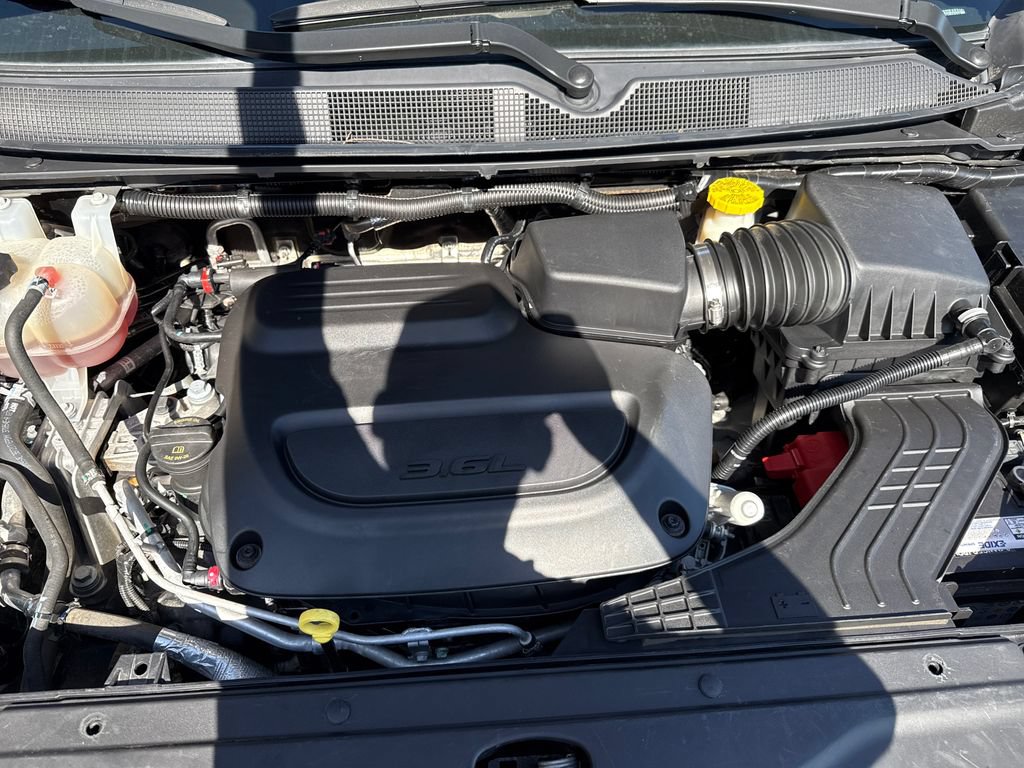 Used 2023 Chrysler Voyager LX FWD image 21