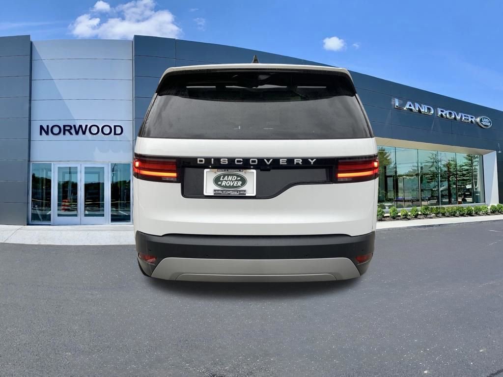 New 2025 Land Rover Discovery S image 7