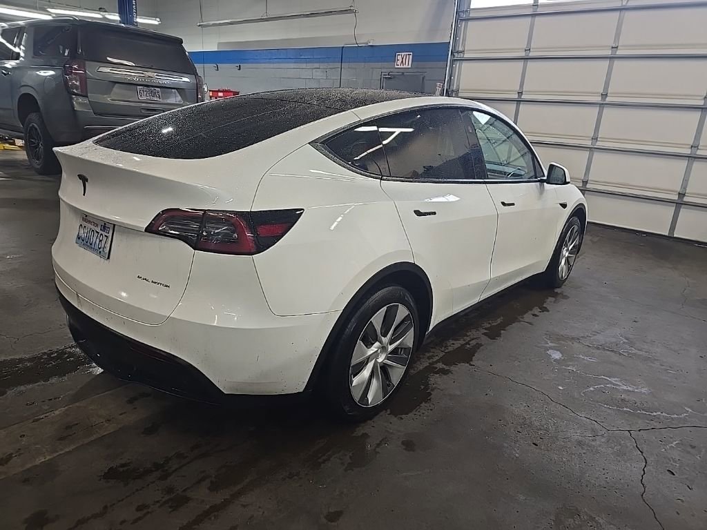 Used 2023 Tesla Model Y Long Range image 13