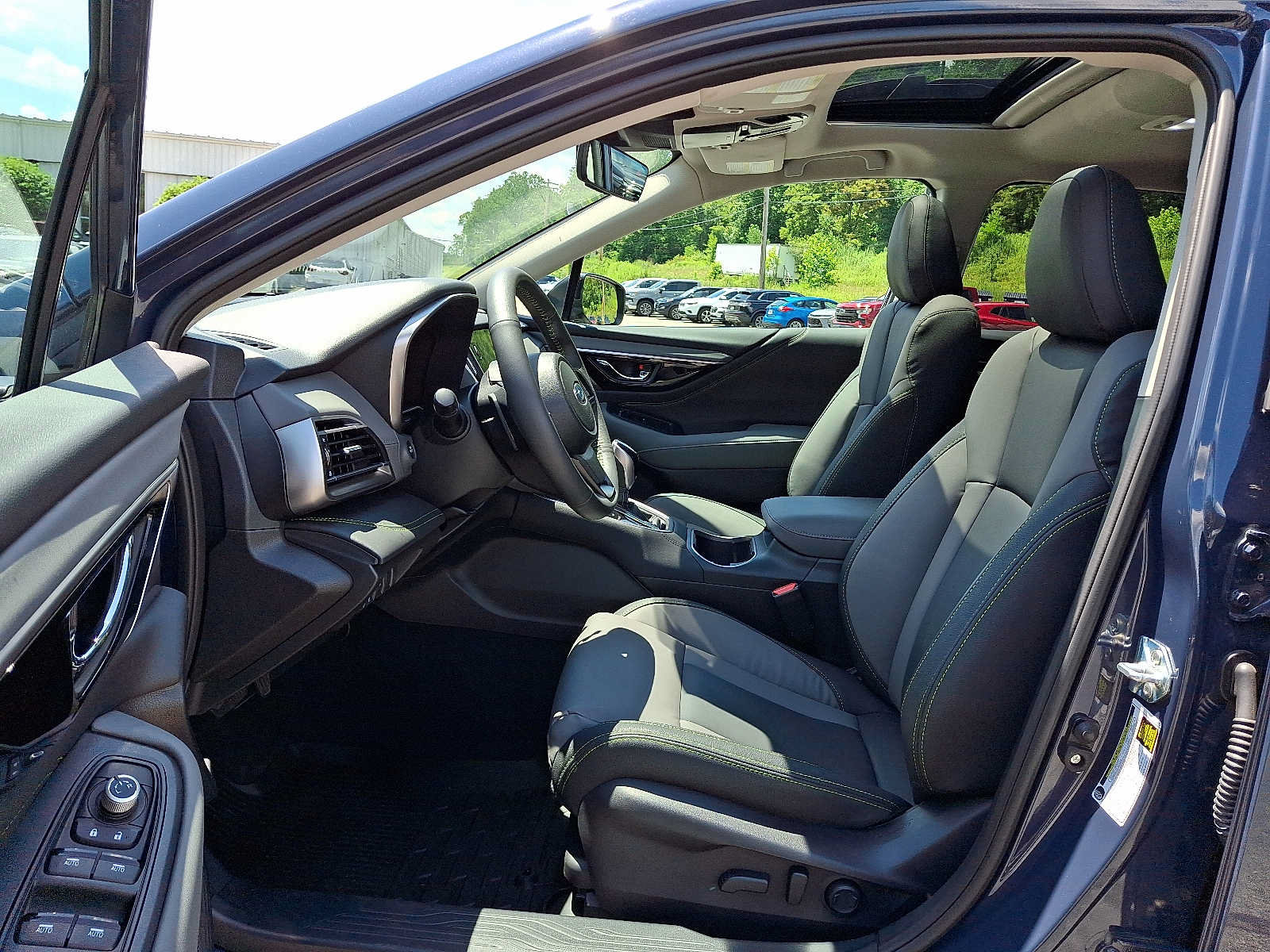 Used 2025 Subaru Outback Onyx Edition AWD/4WD image 13