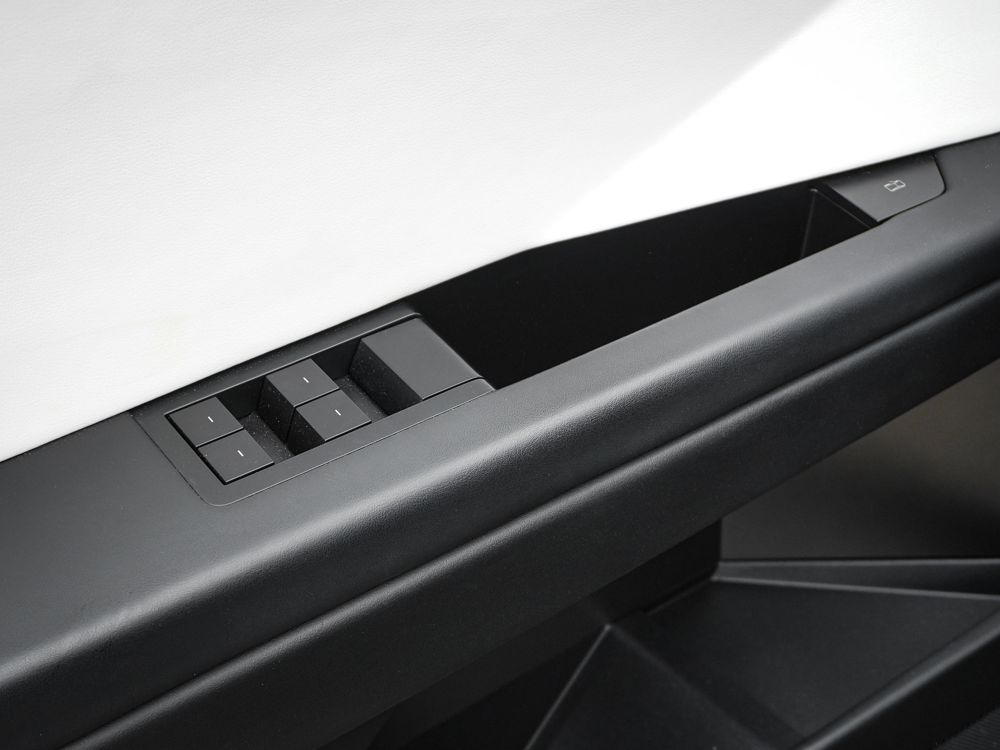 Used 2024 Tesla Cybertruck Cyberbeast image 15