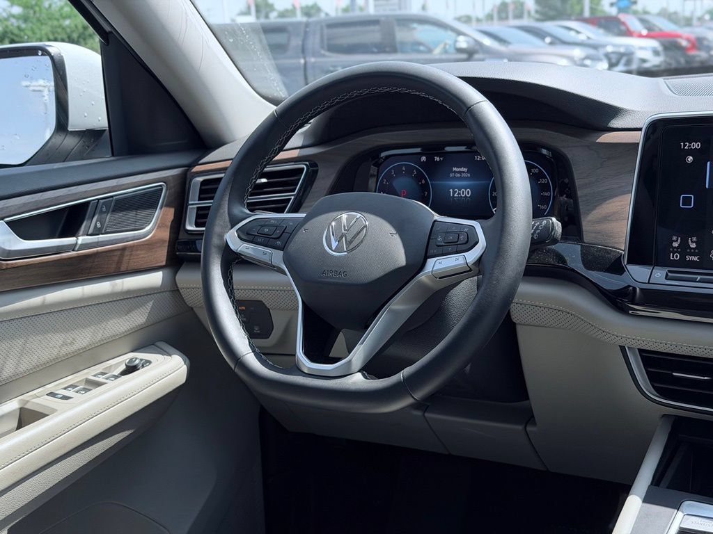 Used 2024 Volkswagen Atlas SE AWD/4WD image 29