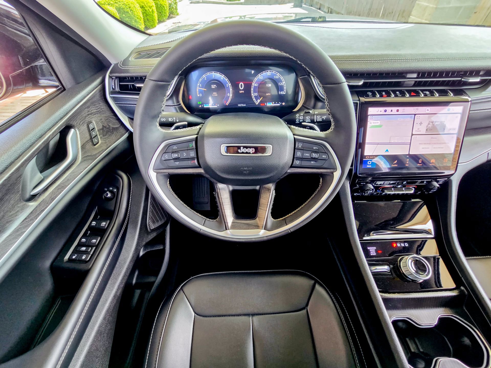 Used 2024 Jeep Grand Cherokee Limited w/ Black Appearance Package image 32