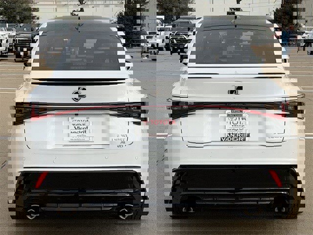 Used 2023 Lexus IS 350 F Sport image 5