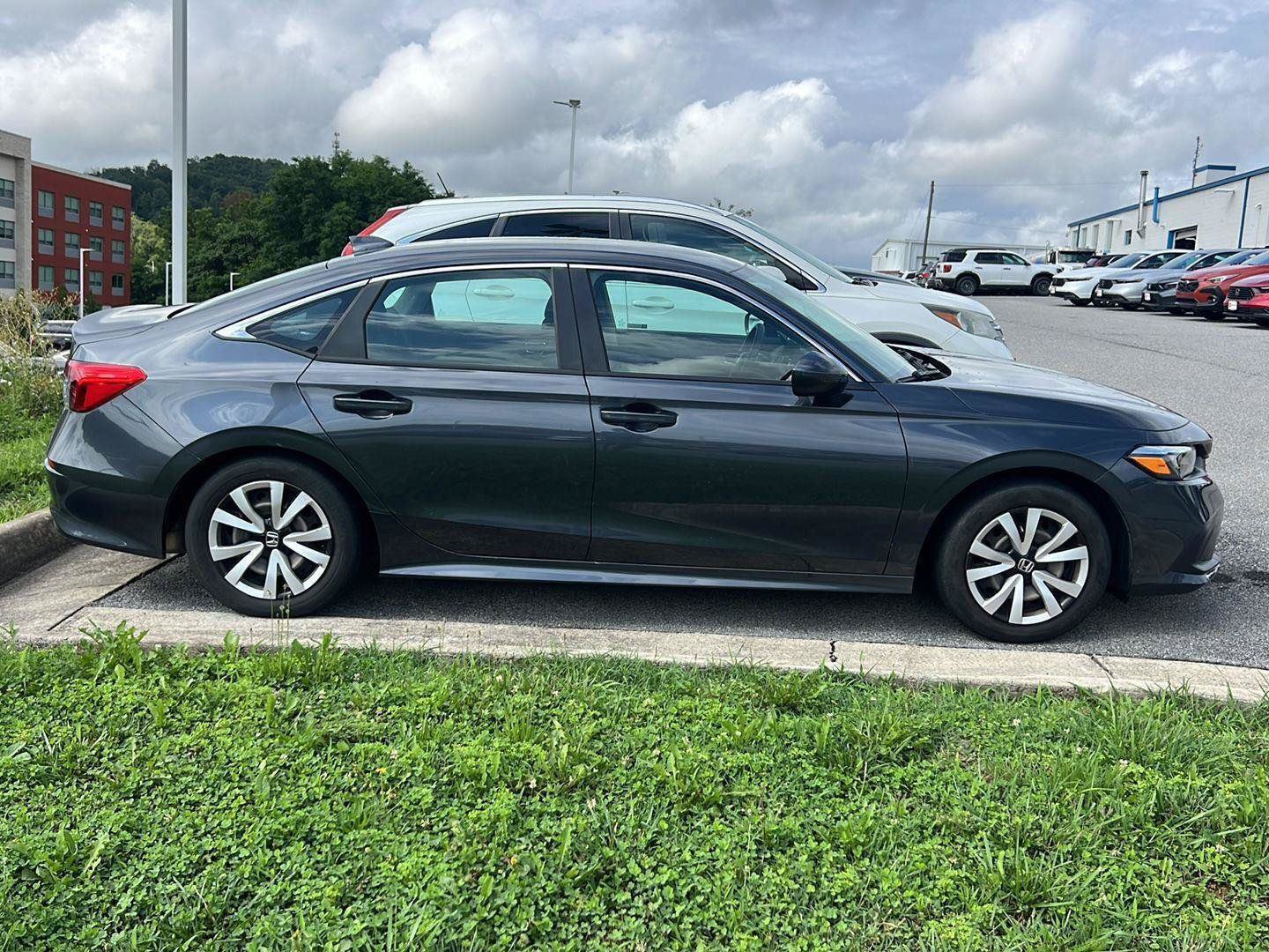 Used 2022 Honda Civic LX image 5