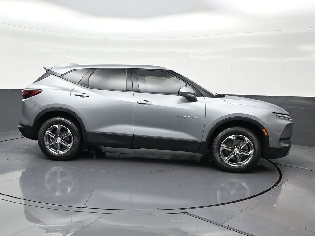 Used 2023 Chevrolet Blazer LT image 7