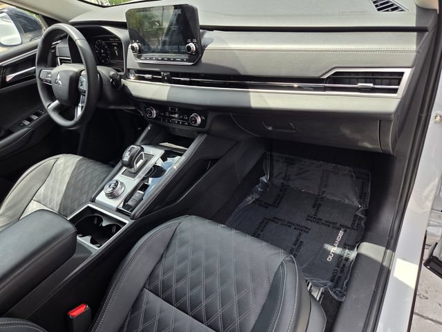Used 2024 Mitsubishi Outlander SEL FWD image 17