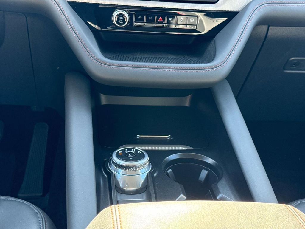 Used 2025 Ford Explorer Active w/ Active Comfort Package image 21