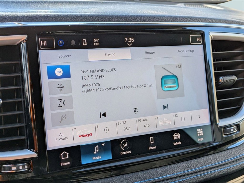 Used 2021 Chrysler Pacifica Touring image 38