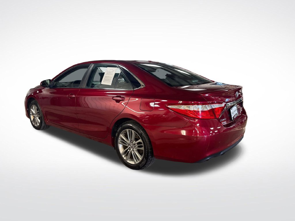 Used 2015 Toyota Camry SE FWD image 3