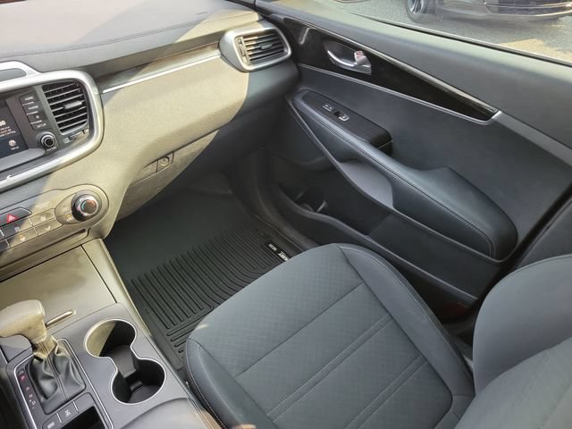 Used 2020 Kia Sorento LX AWD/4WD image 11