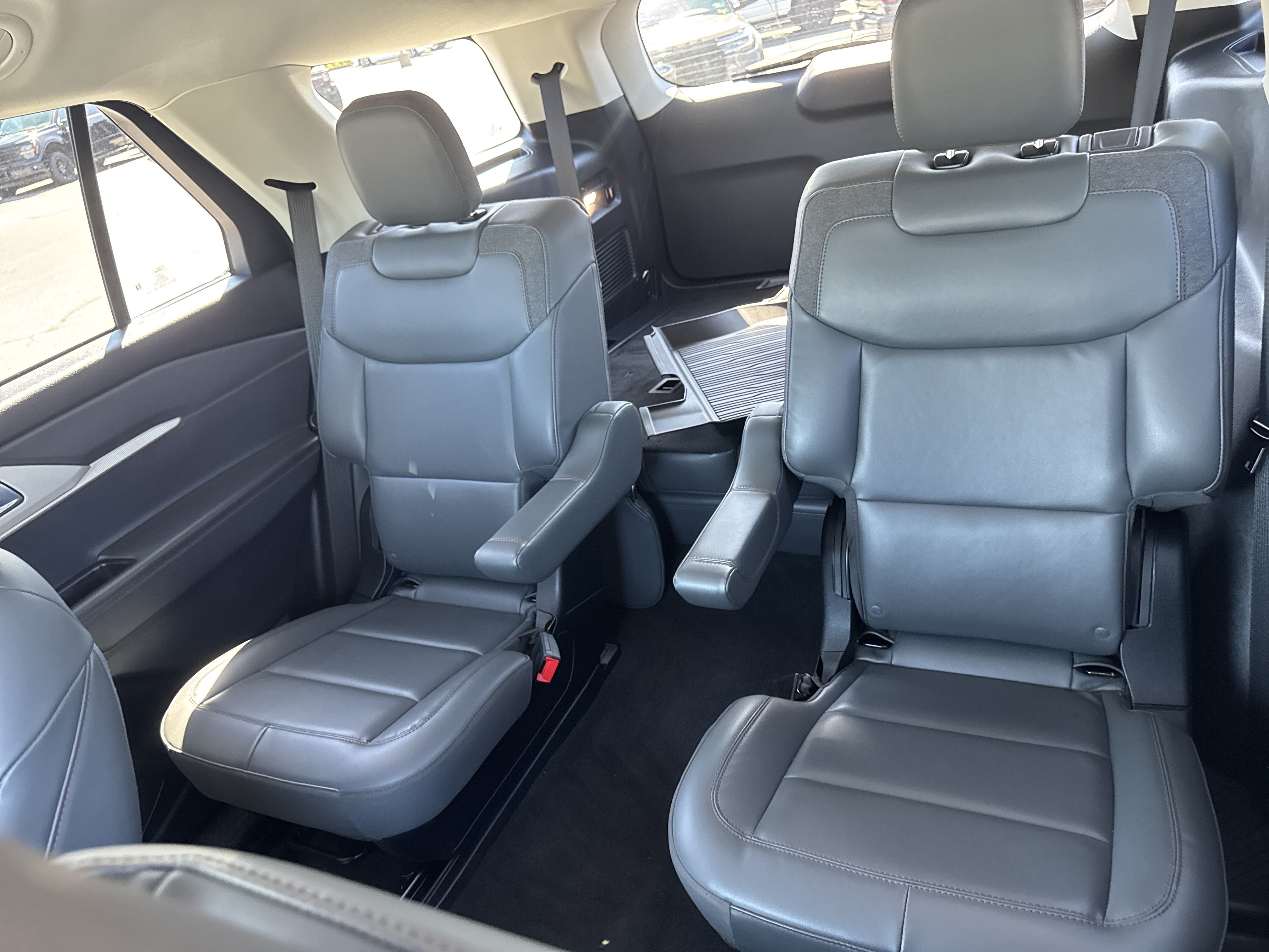 Used 2026 Ford Explorer Active w/ Active Comfort Package AWD/4WD image 13