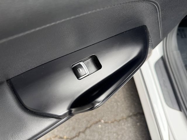 Certified 2022 Kia K5 LXS FWD image 27