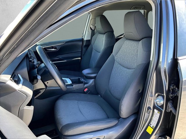 Used 2022 Toyota RAV4 XLE image 27