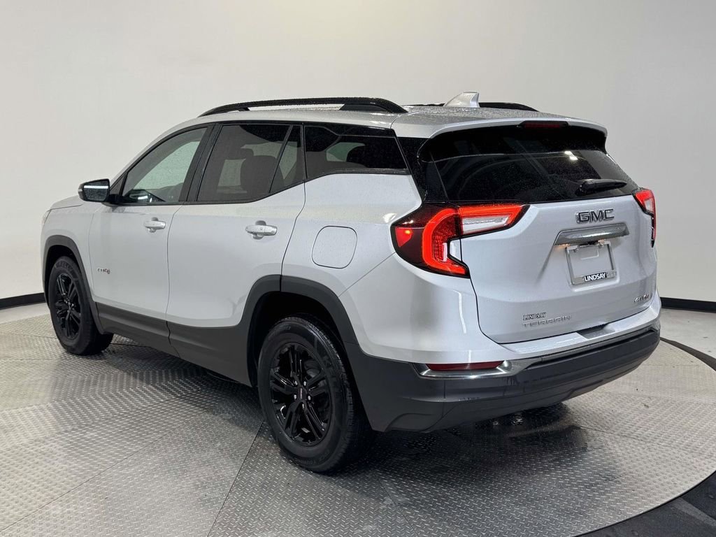 Used 2022 GMC Terrain AT4 image 5