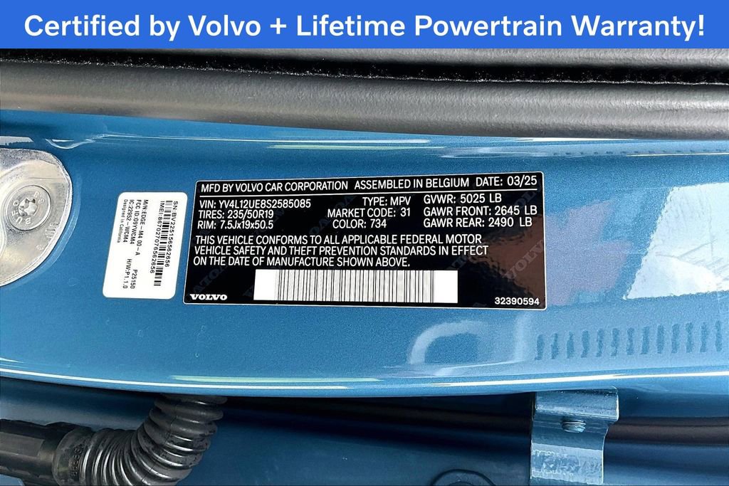 Used 2025 Volvo XC40 B5 Plus image 45