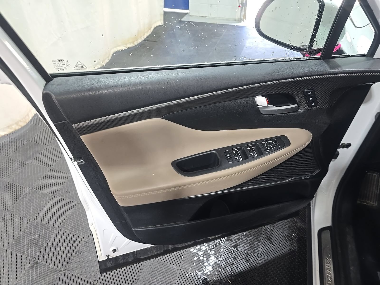Used 2020 Hyundai Santa Fe Limited AWD/4WD image 13