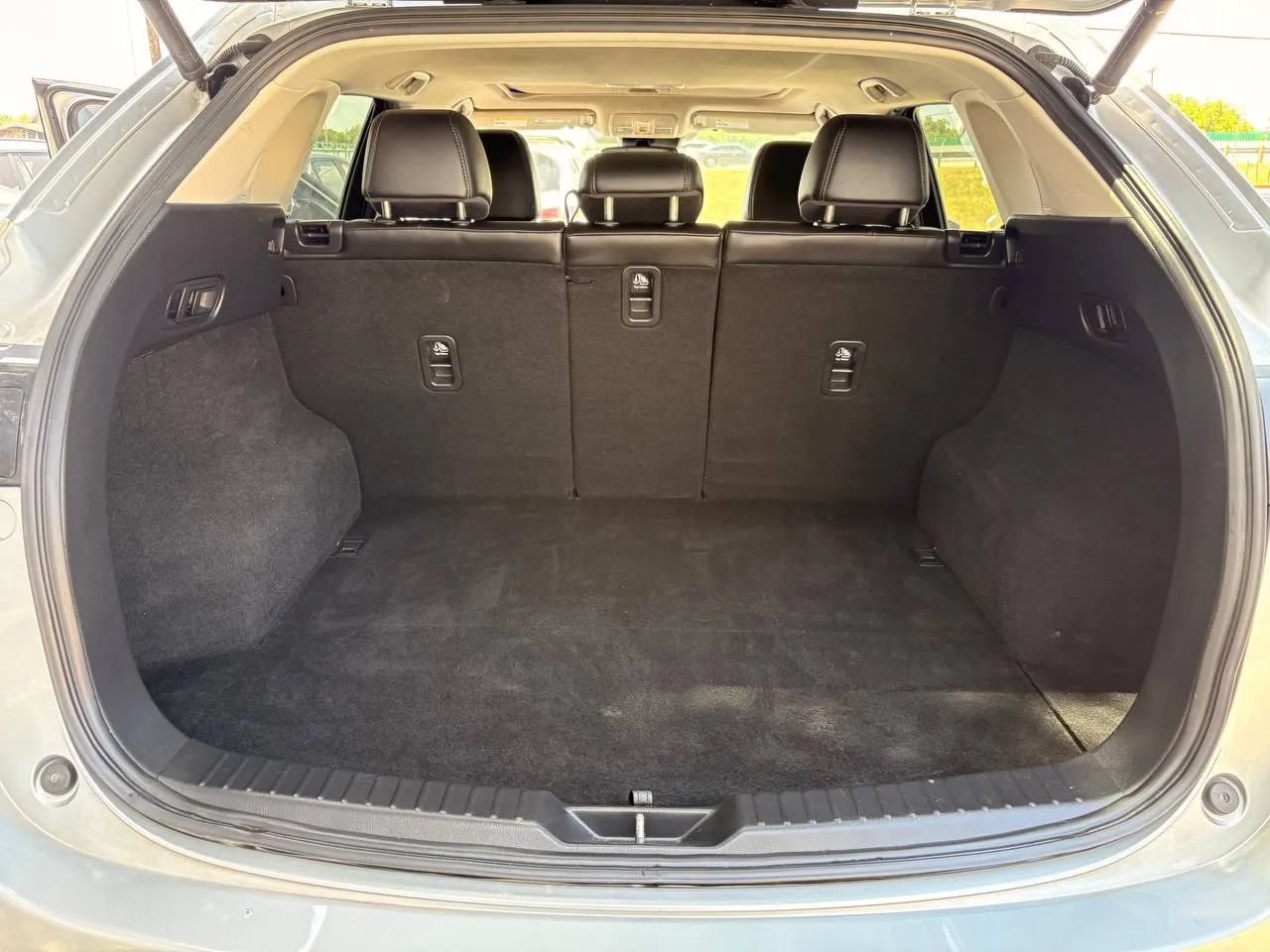 Used 2018 MAZDA CX-5 Touring w/ Preferred Equipment Package FWD image 13