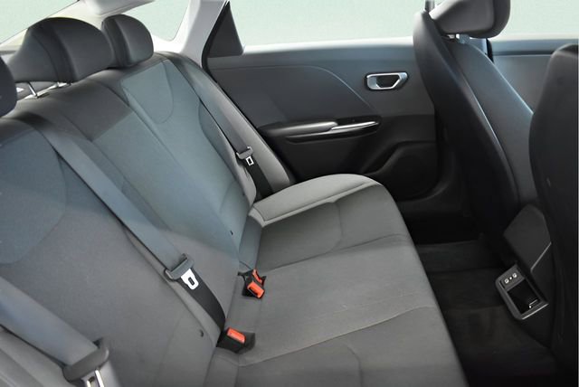 Used 2025 Kia K4 image 17