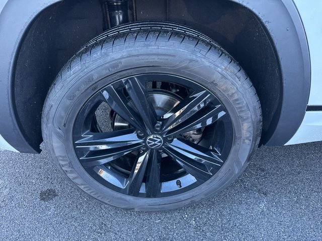 Used 2023 Volkswagen Atlas SEL R-Line image 34
