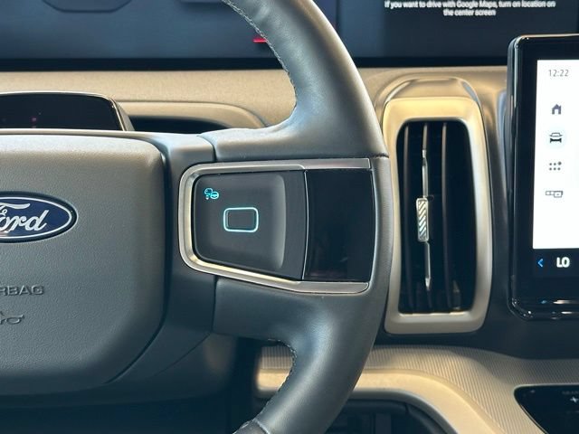 Certified 2025 Ford Expedition Active AWD/4WD image 11