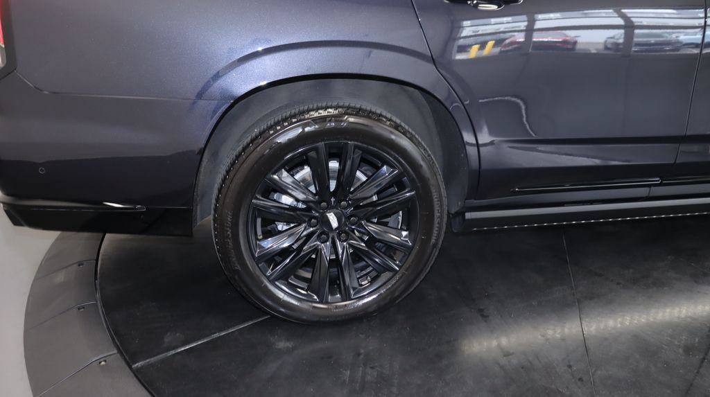 Certified 2024 Cadillac Escalade Sport w/ LPO, ONYX Package AWD/4WD image 17